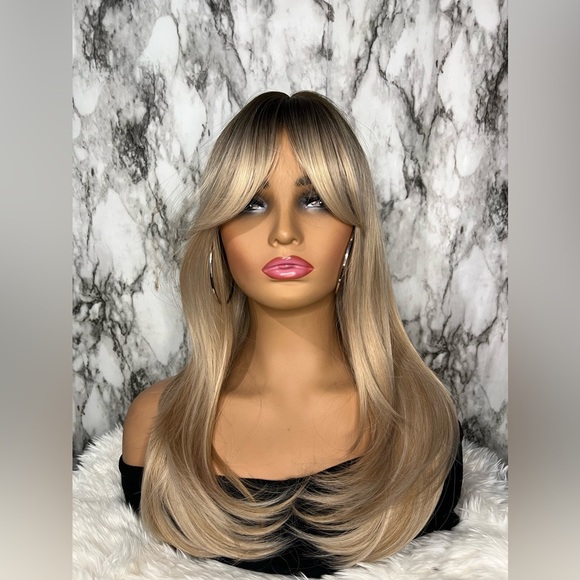 20 In Layered Dark roots Blonde Side Bangs Wig - Picture 2 of 13